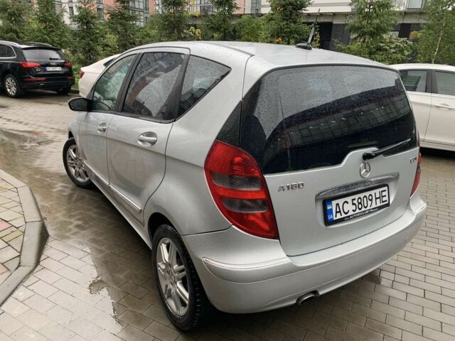 Сірий Мерседес А клас, об'ємом двигуна 2 л та пробігом 250 тис. км за 3348 $, фото 4 на Automoto.ua