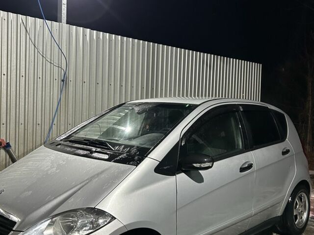 Сірий Мерседес А клас, об'ємом двигуна 2 л та пробігом 200 тис. км за 4293 $, фото 2 на Automoto.ua