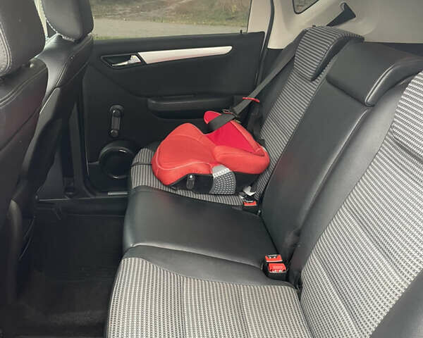 Сірий Мерседес А клас, об'ємом двигуна 2 л та пробігом 284 тис. км за 4800 $, фото 7 на Automoto.ua