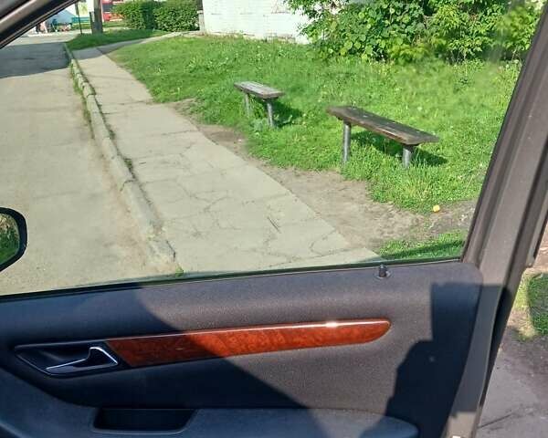 Сірий Мерседес А клас, об'ємом двигуна 2 л та пробігом 335 тис. км за 3600 $, фото 2 на Automoto.ua