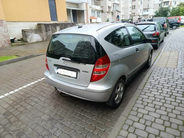 Серый Мерседес А класс, объемом двигателя 2 л и пробегом 461 тыс. км за 1600 $, фото 2 на Automoto.ua