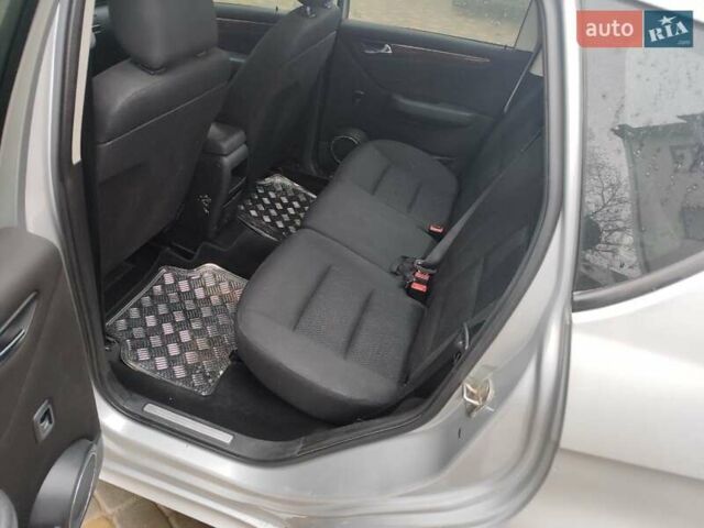 Сірий Мерседес А клас, об'ємом двигуна 1.99 л та пробігом 240 тис. км за 5000 $, фото 5 на Automoto.ua