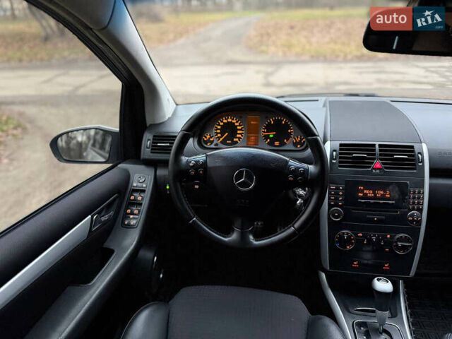 Серый Мерседес А класс, объемом двигателя 2 л и пробегом 187 тыс. км за 5500 $, фото 63 на Automoto.ua