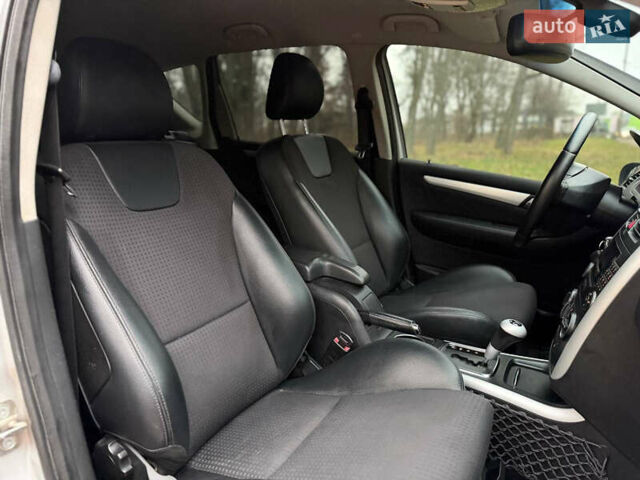 Серый Мерседес А класс, объемом двигателя 2 л и пробегом 187 тыс. км за 5500 $, фото 75 на Automoto.ua