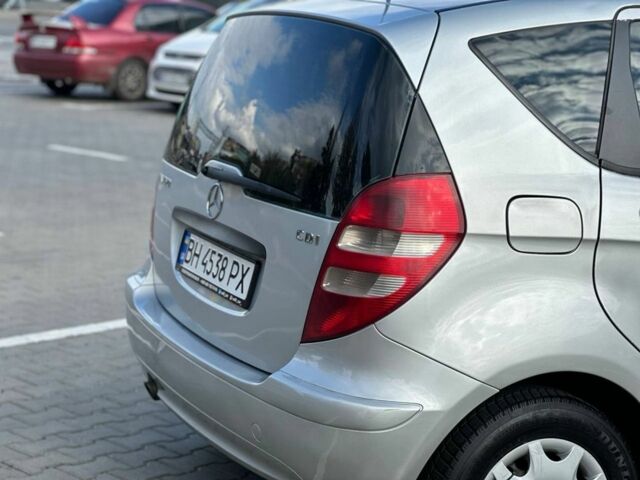 Серый Мерседес А класс, объемом двигателя 2 л и пробегом 360 тыс. км за 3950 $, фото 2 на Automoto.ua