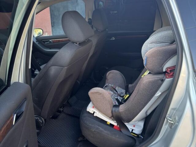 Серый Мерседес А класс, объемом двигателя 1.7 л и пробегом 380 тыс. км за 5500 $, фото 6 на Automoto.ua