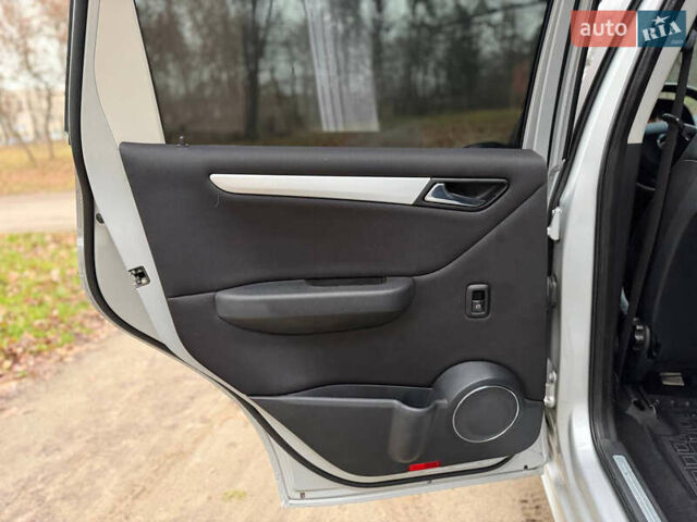 Серый Мерседес А класс, объемом двигателя 2 л и пробегом 187 тыс. км за 5500 $, фото 52 на Automoto.ua