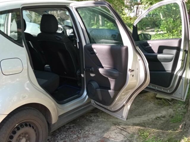 Серый Мерседес А класс, объемом двигателя 2 л и пробегом 198 тыс. км за 6078 $, фото 11 на Automoto.ua