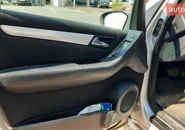 Серый Мерседес А класс, объемом двигателя 1.5 л и пробегом 199 тыс. км за 5500 $, фото 6 на Automoto.ua