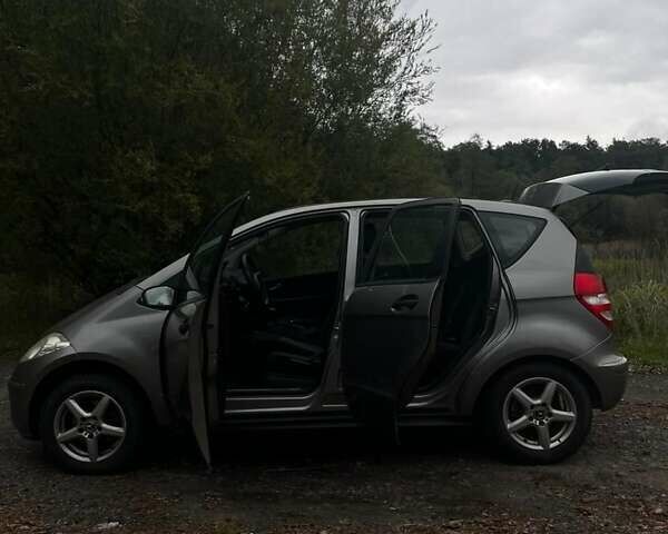 Мерседес А класс 2006 в Радехове на Automoto.ua Серый Мерседес А класс, объемом двигателя 1.5 л и пробегом 240 тыс. км за 4800 $, фото 1 на Automoto.ua