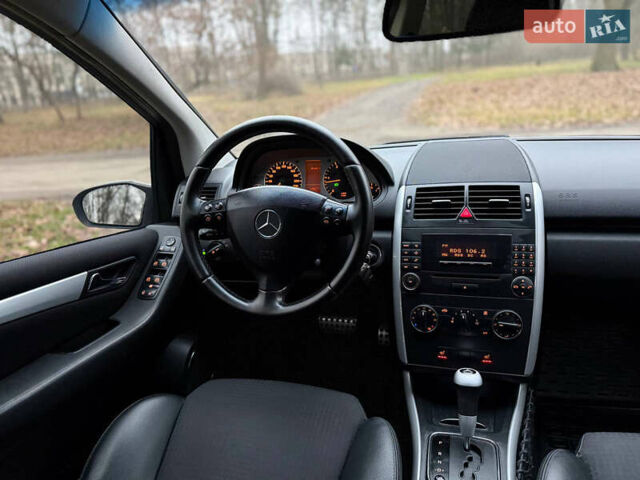 Серый Мерседес А класс, объемом двигателя 2 л и пробегом 187 тыс. км за 5500 $, фото 56 на Automoto.ua