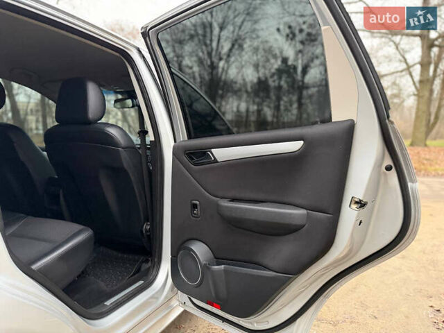 Серый Мерседес А класс, объемом двигателя 2 л и пробегом 187 тыс. км за 5500 $, фото 60 на Automoto.ua