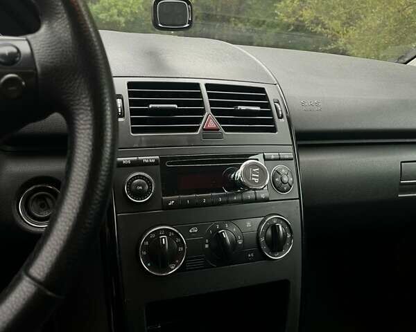 Мерседес А класс 2006 в Радехове на Automoto.ua Серый Мерседес А класс, объемом двигателя 1.5 л и пробегом 240 тыс. км за 4800 $, фото 10 на Automoto.ua