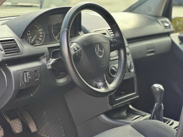 Серый Мерседес А класс, объемом двигателя 2 л и пробегом 360 тыс. км за 3950 $, фото 5 на Automoto.ua