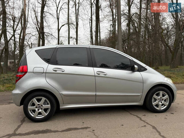 Серый Мерседес А класс, объемом двигателя 2 л и пробегом 187 тыс. км за 5500 $, фото 17 на Automoto.ua