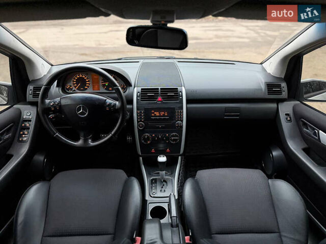 Серый Мерседес А класс, объемом двигателя 2 л и пробегом 187 тыс. км за 5500 $, фото 55 на Automoto.ua