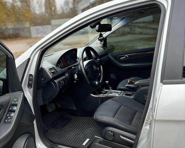 Сірий Мерседес А клас, об'ємом двигуна 2 л та пробігом 245 тис. км за 5900 $, фото 11 на Automoto.ua