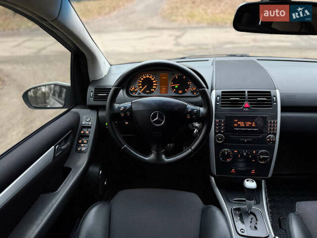 Серый Мерседес А класс, объемом двигателя 2 л и пробегом 187 тыс. км за 5500 $, фото 58 на Automoto.ua