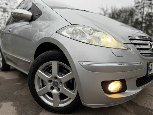 Серый Мерседес А класс, объемом двигателя 2 л и пробегом 185 тыс. км за 5500 $, фото 1 на Automoto.ua