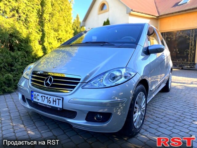 Серый Мерседес А класс, объемом двигателя 1.5 л и пробегом 231 тыс. км за 4300 $, фото 1 на Automoto.ua