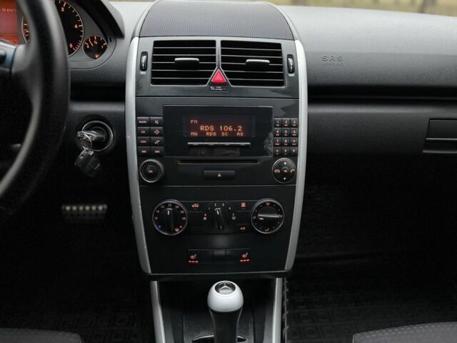 Серый Мерседес А класс, объемом двигателя 2 л и пробегом 185 тыс. км за 5500 $, фото 23 на Automoto.ua