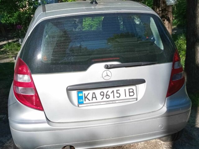 Серый Мерседес А класс, объемом двигателя 2 л и пробегом 198 тыс. км за 6078 $, фото 7 на Automoto.ua