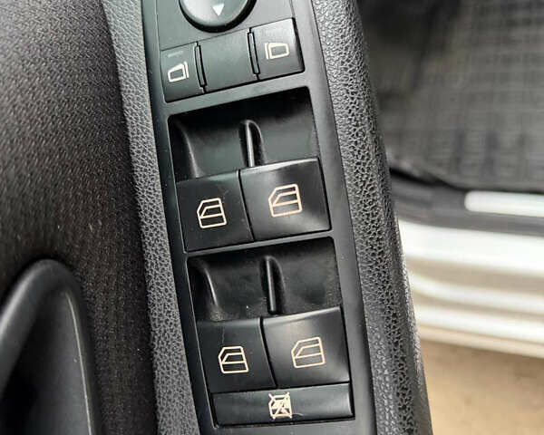 Серый Мерседес А класс, объемом двигателя 2 л и пробегом 187 тыс. км за 5500 $, фото 46 на Automoto.ua