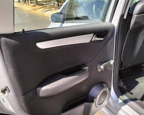 Серый Мерседес А класс, объемом двигателя 1.99 л и пробегом 245 тыс. км за 5500 $, фото 27 на Automoto.ua