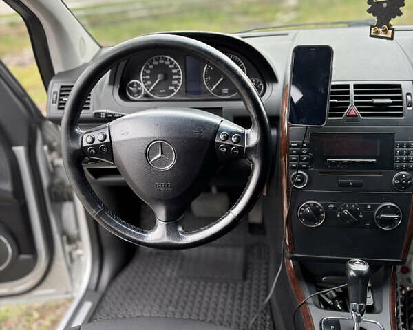 Сірий Мерседес А клас, об'ємом двигуна 2 л та пробігом 245 тис. км за 5900 $, фото 10 на Automoto.ua