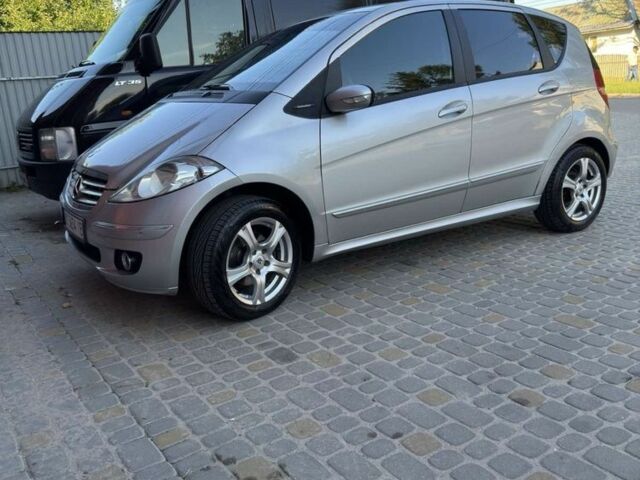 Серый Мерседес А класс, объемом двигателя 1.7 л и пробегом 380 тыс. км за 5500 $, фото 1 на Automoto.ua