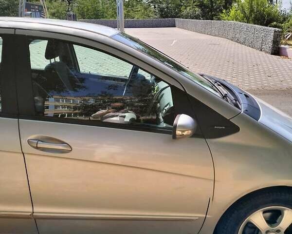 Серый Мерседес А класс, объемом двигателя 1.99 л и пробегом 245 тыс. км за 5500 $, фото 7 на Automoto.ua