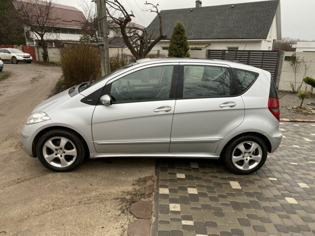 Серый Мерседес А класс, объемом двигателя 2 л и пробегом 235 тыс. км за 5650 $, фото 9 на Automoto.ua