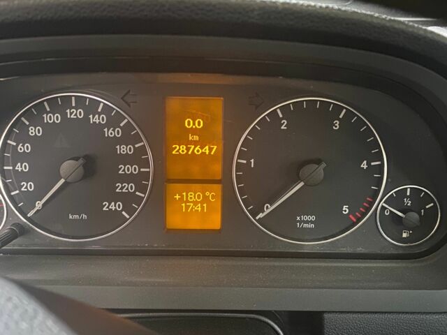 Серый Мерседес А класс, объемом двигателя 1.99 л и пробегом 288 тыс. км за 3600 $, фото 10 на Automoto.ua