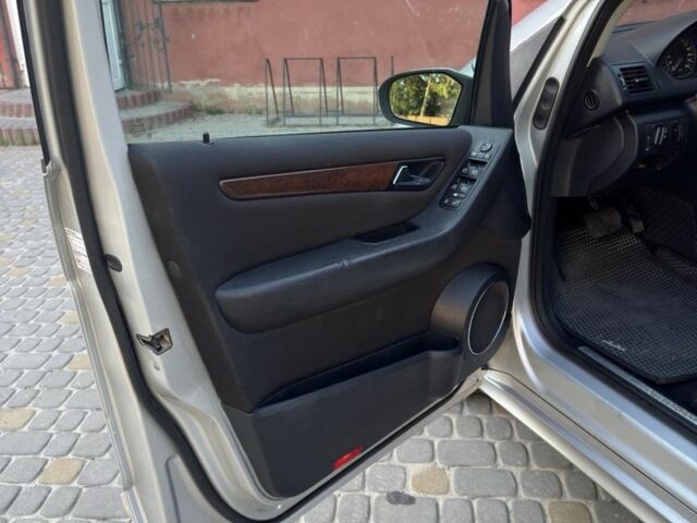 Серый Мерседес А класс, объемом двигателя 1.7 л и пробегом 380 тыс. км за 5500 $, фото 5 на Automoto.ua