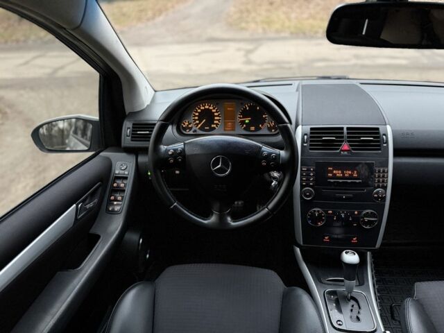 Серый Мерседес А класс, объемом двигателя 2 л и пробегом 185 тыс. км за 5500 $, фото 22 на Automoto.ua