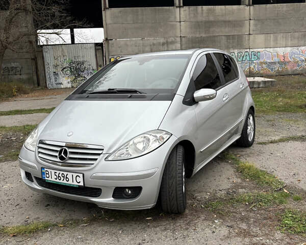 Сірий Мерседес А клас, об'ємом двигуна 2 л та пробігом 245 тис. км за 5900 $, фото 3 на Automoto.ua