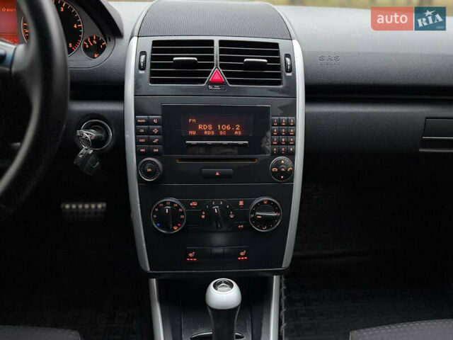 Серый Мерседес А класс, объемом двигателя 2 л и пробегом 187 тыс. км за 5500 $, фото 62 на Automoto.ua