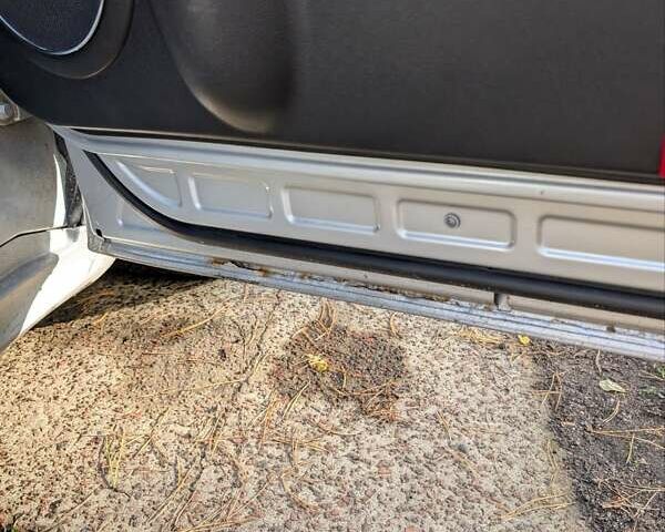 Серый Мерседес А класс, объемом двигателя 1.99 л и пробегом 300 тыс. км за 5000 $, фото 14 на Automoto.ua