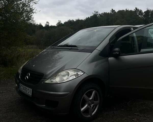 Мерседес А класс 2006 в Радехове на Automoto.ua Серый Мерседес А класс, объемом двигателя 1.5 л и пробегом 240 тыс. км за 4800 $, фото 11 на Automoto.ua