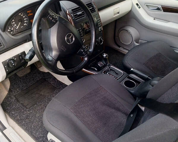 Серый Мерседес А класс, объемом двигателя 1.5 л и пробегом 218 тыс. км за 4000 $, фото 3 на Automoto.ua