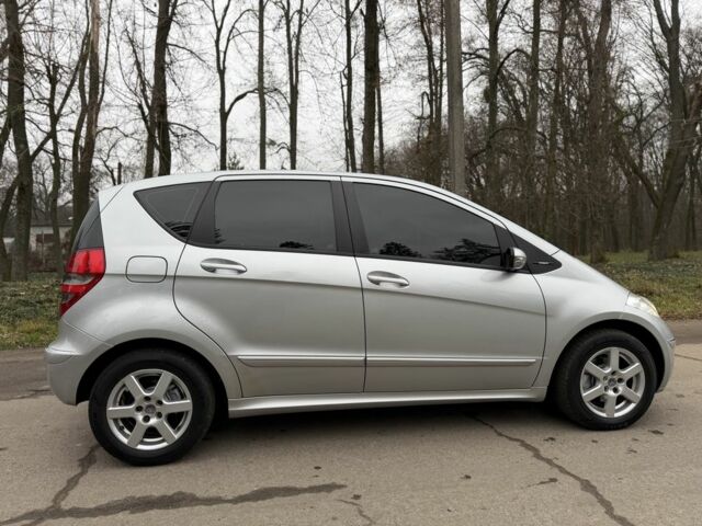 Серый Мерседес А класс, объемом двигателя 2 л и пробегом 185 тыс. км за 5500 $, фото 10 на Automoto.ua