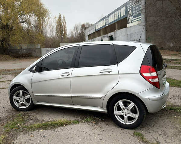 Сірий Мерседес А клас, об'ємом двигуна 2 л та пробігом 245 тис. км за 5900 $, фото 7 на Automoto.ua