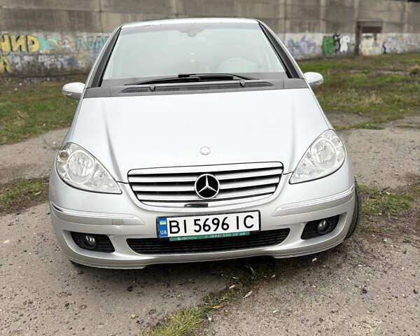 Сірий Мерседес А клас, об'ємом двигуна 2 л та пробігом 245 тис. км за 5900 $, фото 2 на Automoto.ua