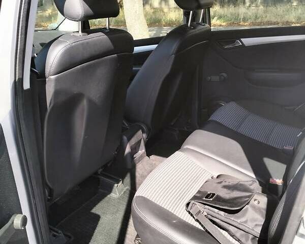 Серый Мерседес А класс, объемом двигателя 1.99 л и пробегом 245 тыс. км за 5500 $, фото 26 на Automoto.ua