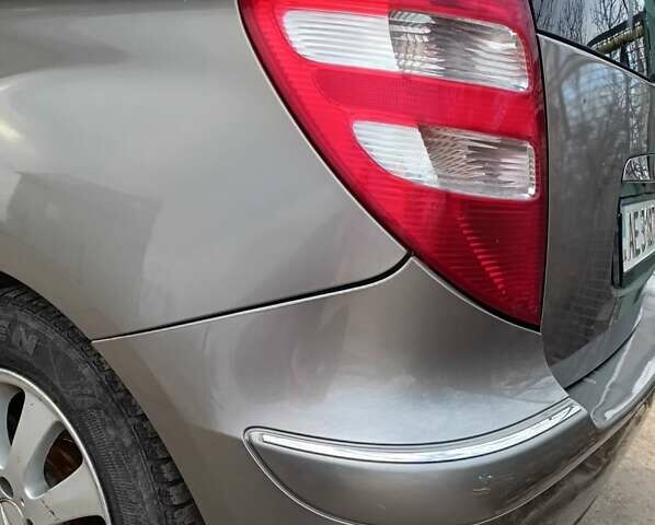 Сірий Мерседес А клас, об'ємом двигуна 2 л та пробігом 310 тис. км за 5000 $, фото 19 на Automoto.ua