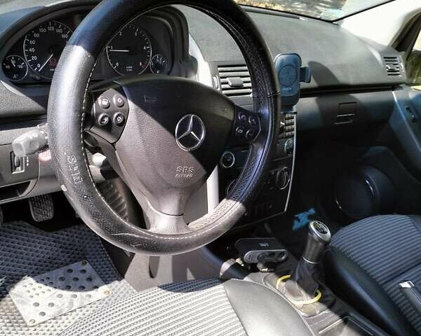 Серый Мерседес А класс, объемом двигателя 1.99 л и пробегом 245 тыс. км за 5500 $, фото 8 на Automoto.ua