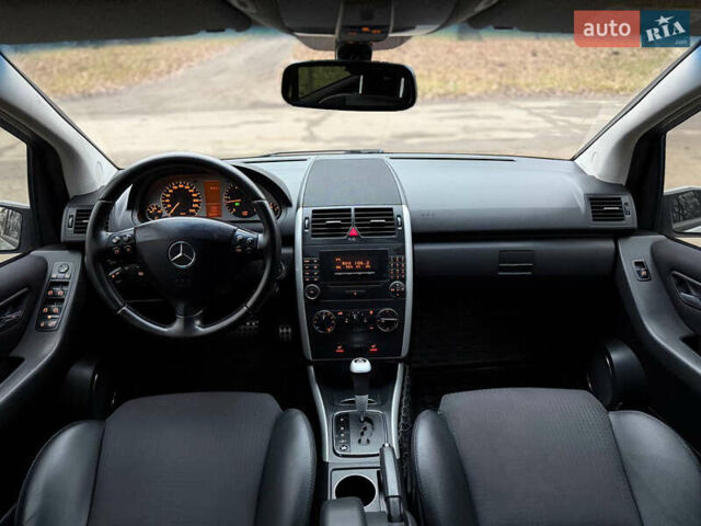 Серый Мерседес А класс, объемом двигателя 2 л и пробегом 187 тыс. км за 5500 $, фото 54 на Automoto.ua