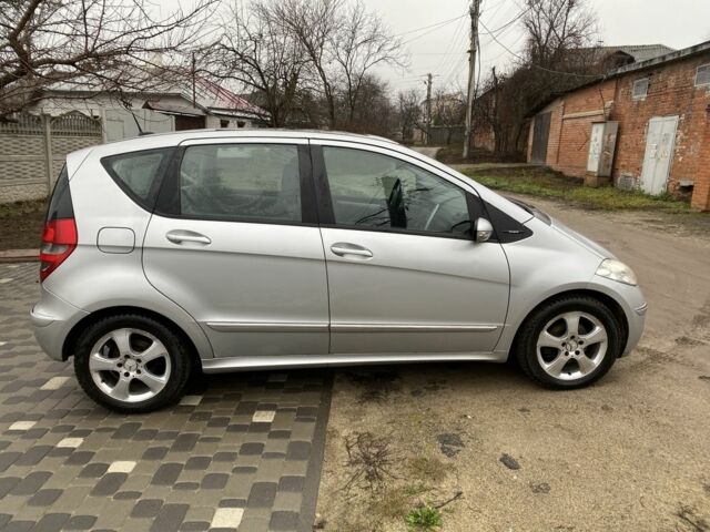 Серый Мерседес А класс, объемом двигателя 2 л и пробегом 235 тыс. км за 5650 $, фото 2 на Automoto.ua