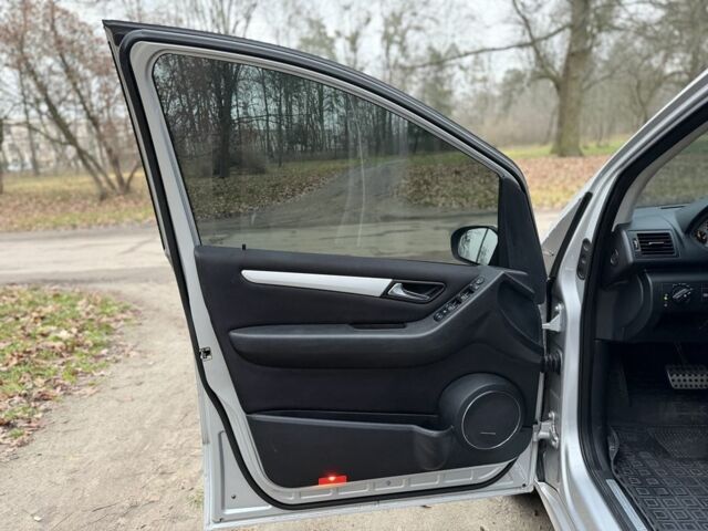 Серый Мерседес А класс, объемом двигателя 2 л и пробегом 185 тыс. км за 5500 $, фото 18 на Automoto.ua