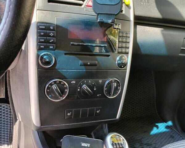 Серый Мерседес А класс, объемом двигателя 1.99 л и пробегом 245 тыс. км за 5500 $, фото 10 на Automoto.ua